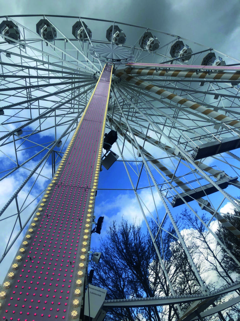 Éclairage de mât personnalisé de grande roue